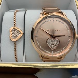 NWT: Michael Kors Watch (2)